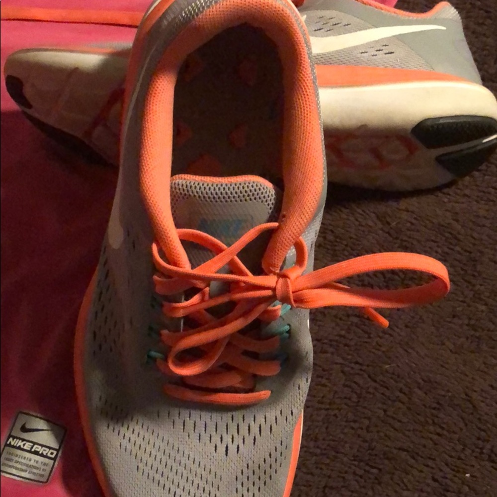 Nike Flex Run - Tangerine and Gray